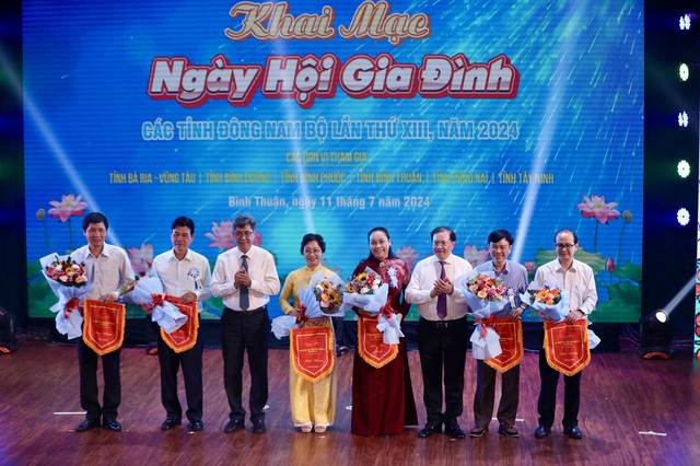 Khai mạc Ngày hội Gia đình các tỉnh Đông Nam Bộ lần XIII - Ảnh 3.