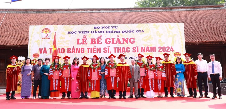 Học viện Hành chính Quốc gia trao bằng cho 17 Tiến sĩ Quản lý công ảnh 2