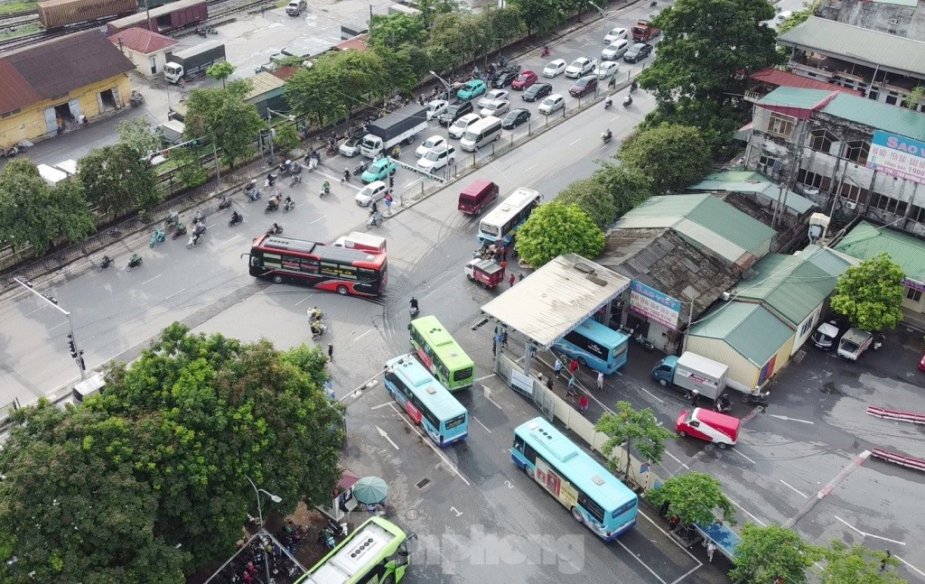 Sau 'nắn' hành trình, xe khách xuất bến Giáp Bát thế nào? ảnh 2