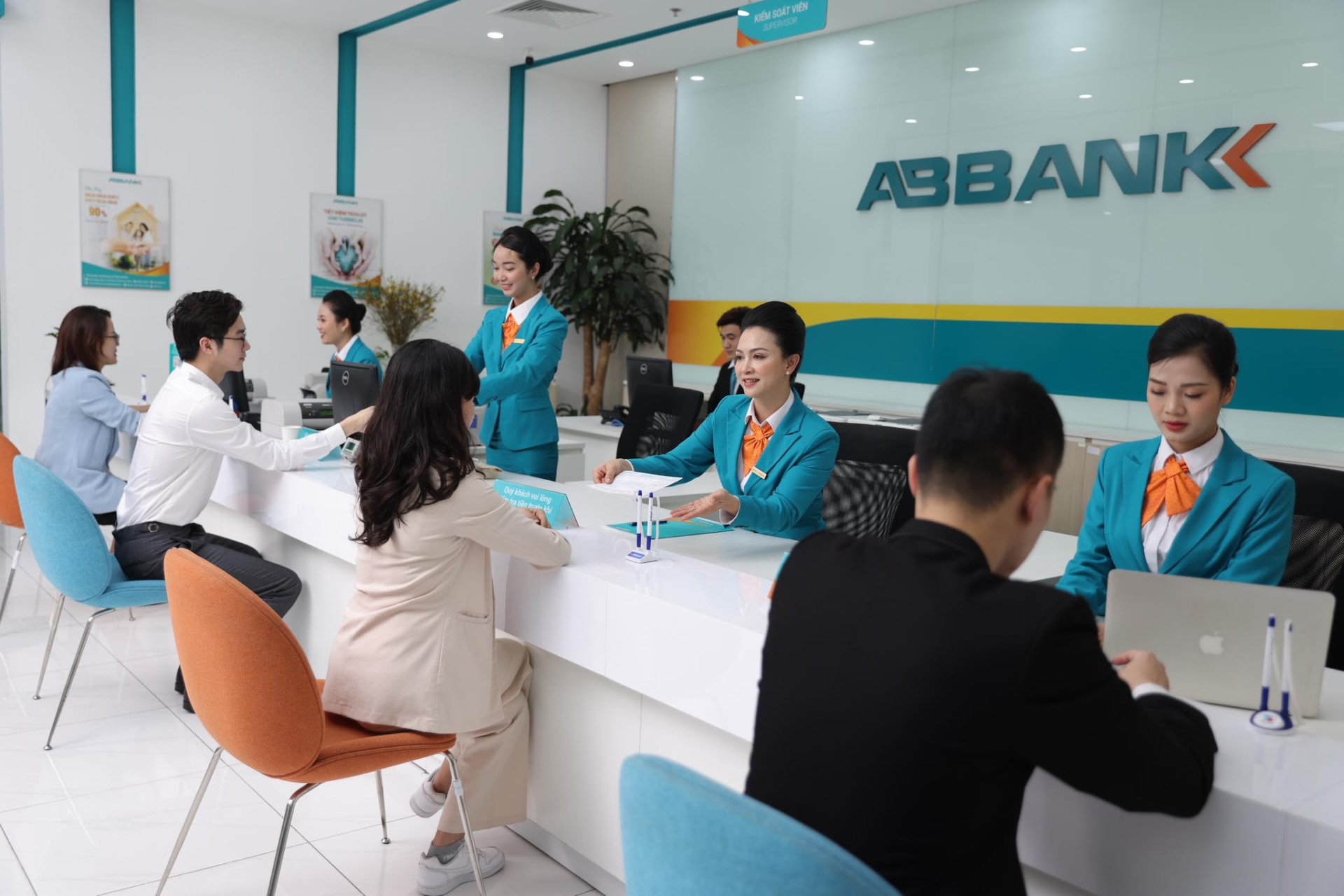 abbank xay dung cac giai phap chuyen biet mien phi giam lai vay cho cac doanh nghiep xay lap hinh 3