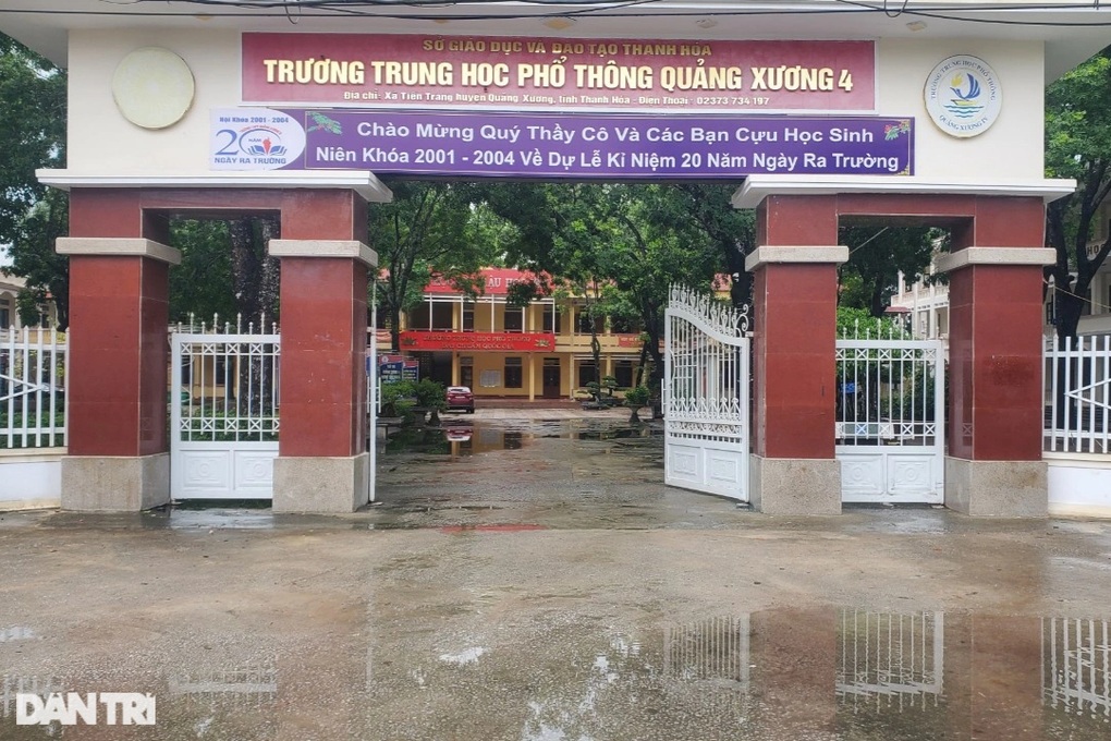 Nữ thủ khoa mồ côi bố, mẹ đi bán hàng thuê - 3