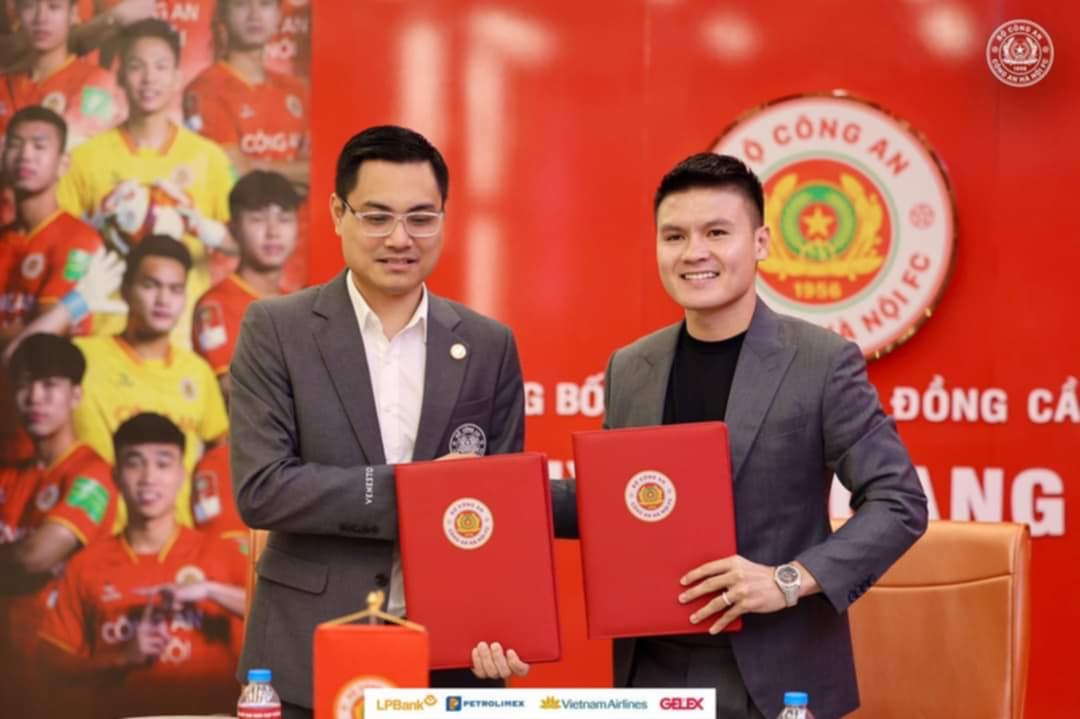 Το μέλλον του Quang Hai διαγράφεται λαμπρό, αυτός είναι πιθανώς ο λόγος! - Φωτογραφία 2. Tương lai Quang Hải sáng tỏ, đây có lẽ là lý do!- Ảnh 2.