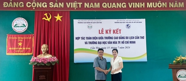 Ký kết thỏa thuận hợp tác giữa Trường Đại học Văn hóa Thành phố Hồ Chí Minh và Trường Cao đẳng du lịch Cần Thơ - Ảnh 3.