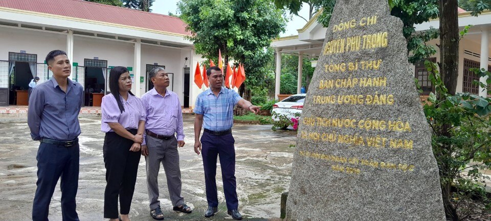 Cây lưu niệm trở thành di sản của Nhân dân Dur Kmăl.