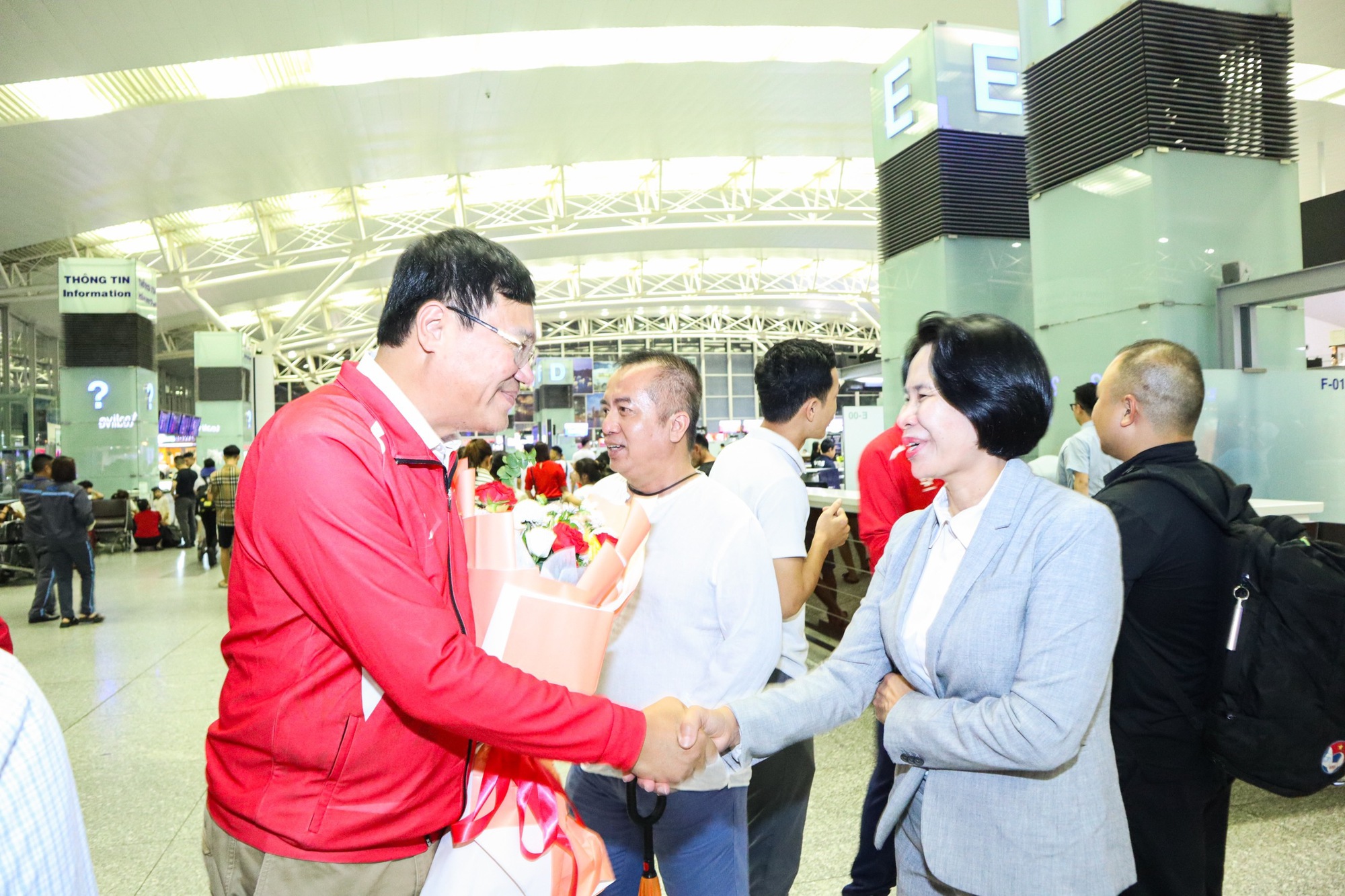 Đoàn thể thao Việt Nam lên đường dự Olympic trong đêm, quyết mang huy chương trở về- Ảnh 2.