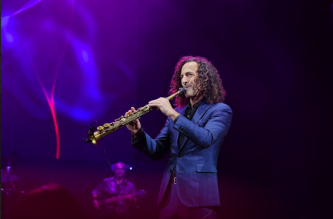 Kenny G mê hoặc khán giả bằng những giai điệu bất hủ - Ảnh 3.