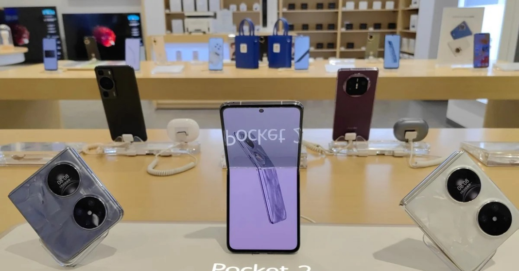 Huawei nghiên cứu smartphone gập ba