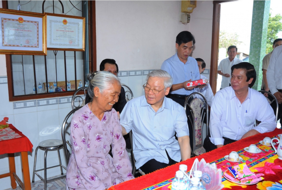 tong-bi-thu-nguyen-phu-trong-tham-gia-dinh-me-vnah-doan-thi-y-ap-2-xa-gia-thuan-huyen-go-cong-dong-nam-2016-anh-duy-son..png