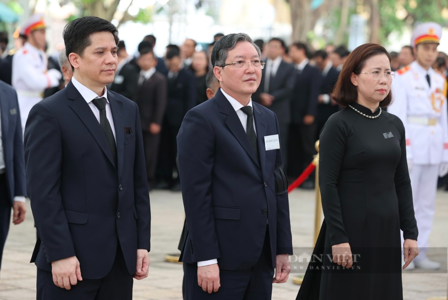 Chủ tịch Hội Nông dân Việt Nam Lương Quốc Đoàn dẫn đầu đoàn vào viếng Tổng Bí thư Nguyễn Phú Trọng- Ảnh 4.