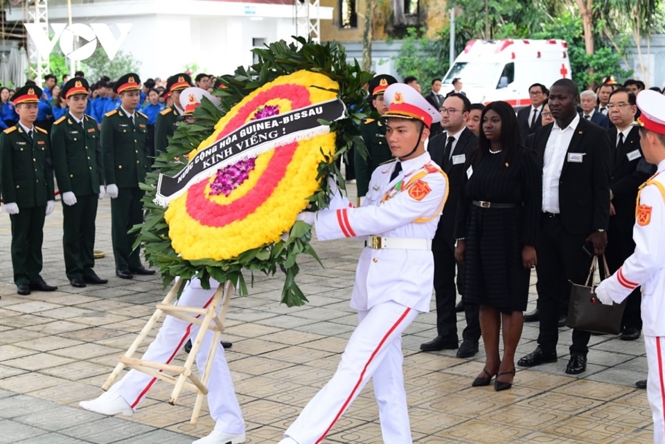 Đoàn CH Guinea - Bissau viếng Tổng Bí thư Nguyễn Phú Trọng. Ảnh: VOV