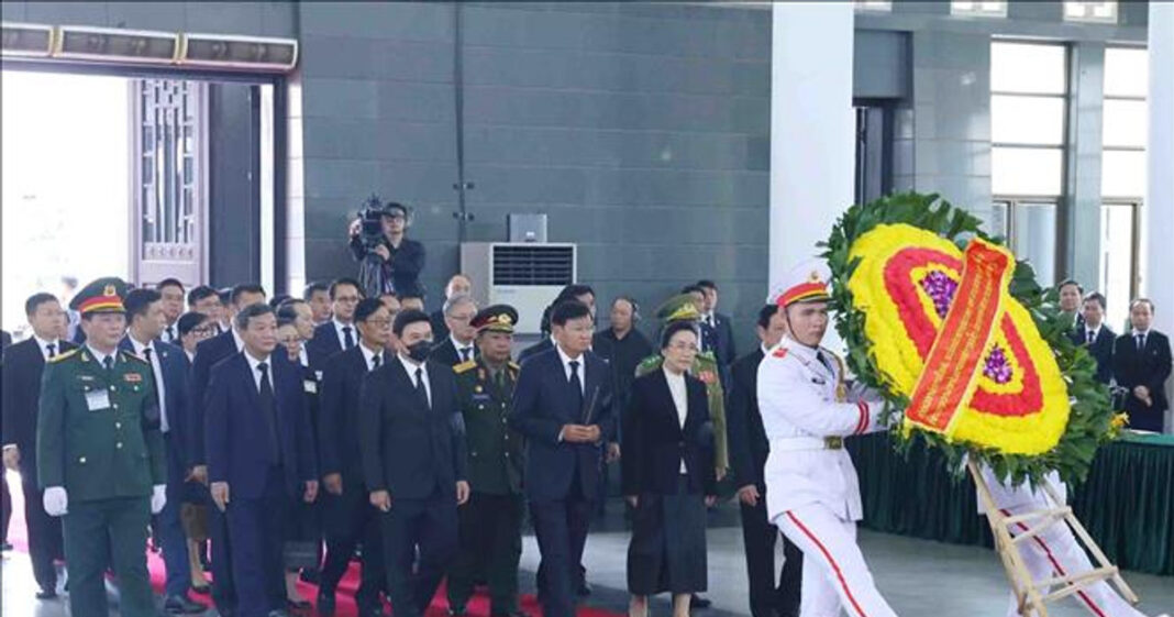 Đoàn lãnh đạo các nước xúc động tiễn biệt Tổng Bí thư Nguyễn Phú Trọng
