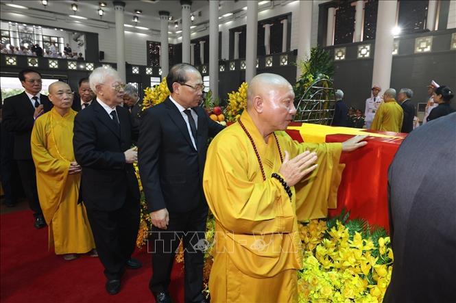 Đoàn Ủy ban Trung ương Mặt trận Tổ quốc Việt Nam viếng Tổng Bí thư Nguyễn Phú Trọng. Ảnh: TTXVN