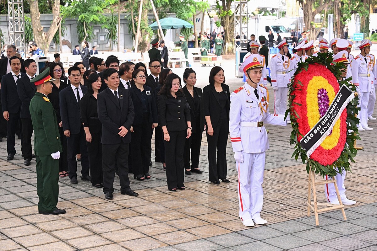 Đoàn Báo Đại biểu Nhân dân viếng Tổng Bí thư Nguyễn Phú Trọng -1