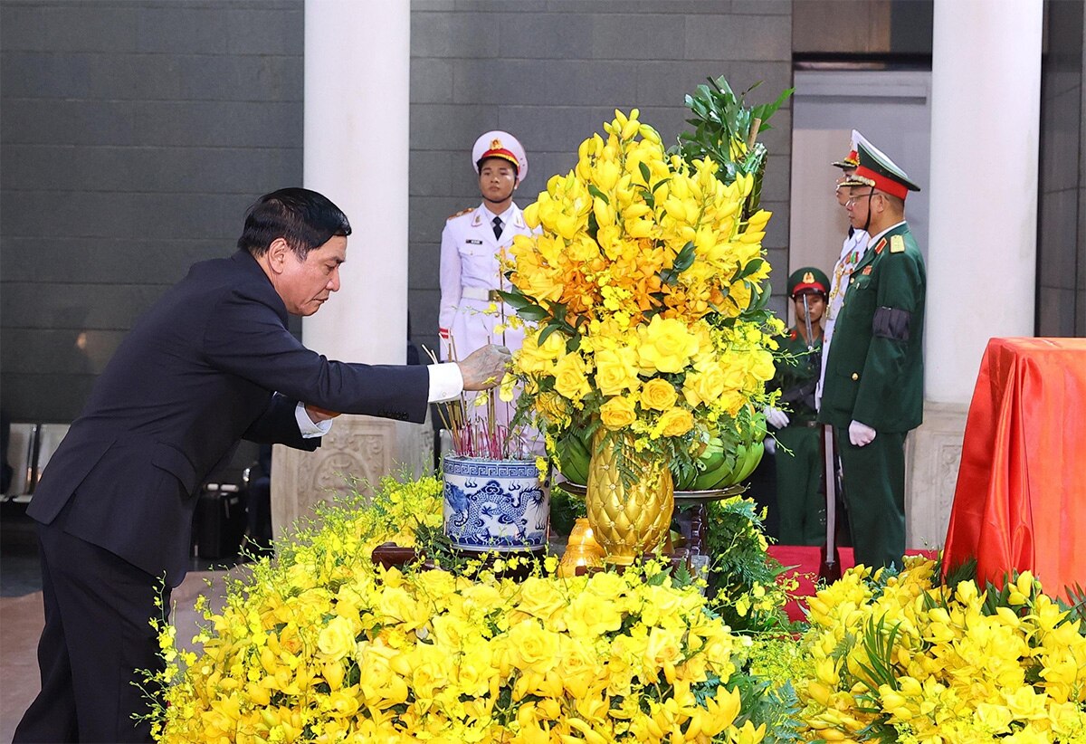 Đoàn đại biểu Văn phòng Quốc hội viếng Tổng Bí thư Nguyễn Phú Trọng -2