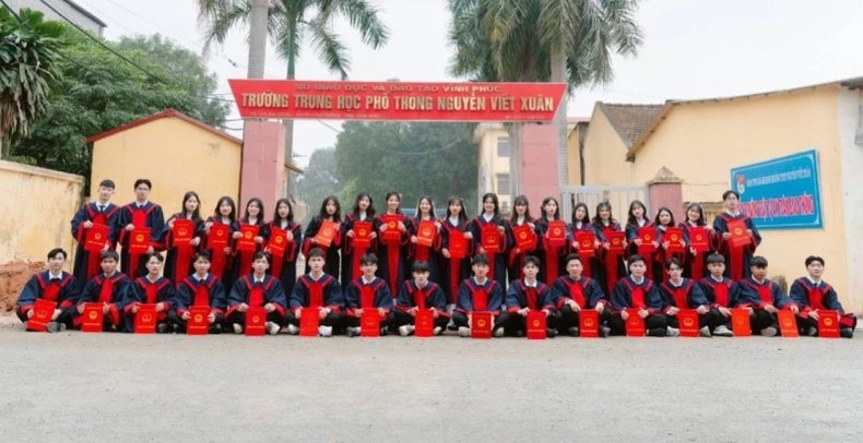 Trường trung học phổ thông Nguyễn Viết Xuân - Trường làng làm nên kỳ tích ảnh 3