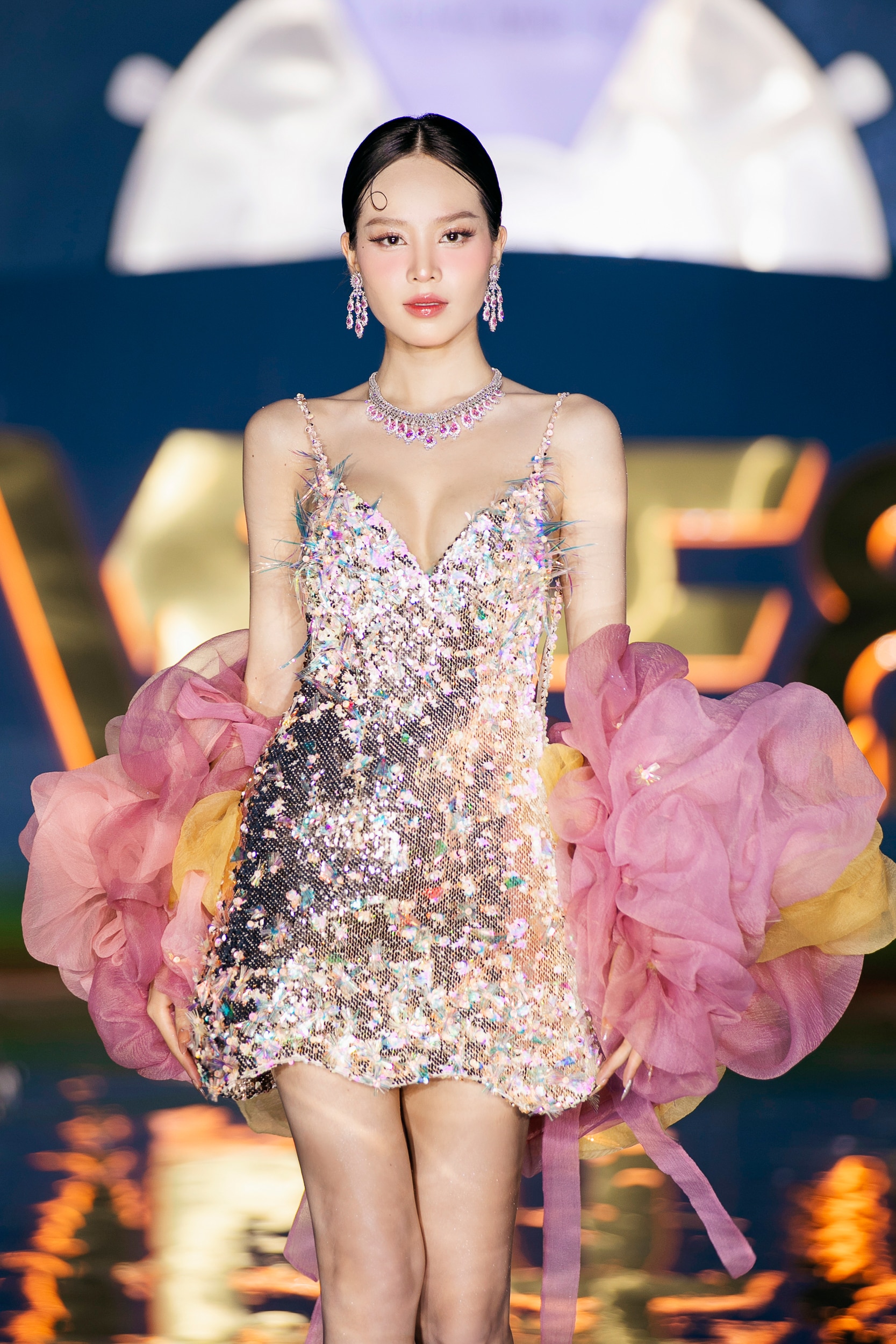 Mãn nhãn ‘Vietnam Beauty Fashion Fest’, lộ diện Top 5 thời trang của Miss Grand Vietnam 2024- Ảnh 21.