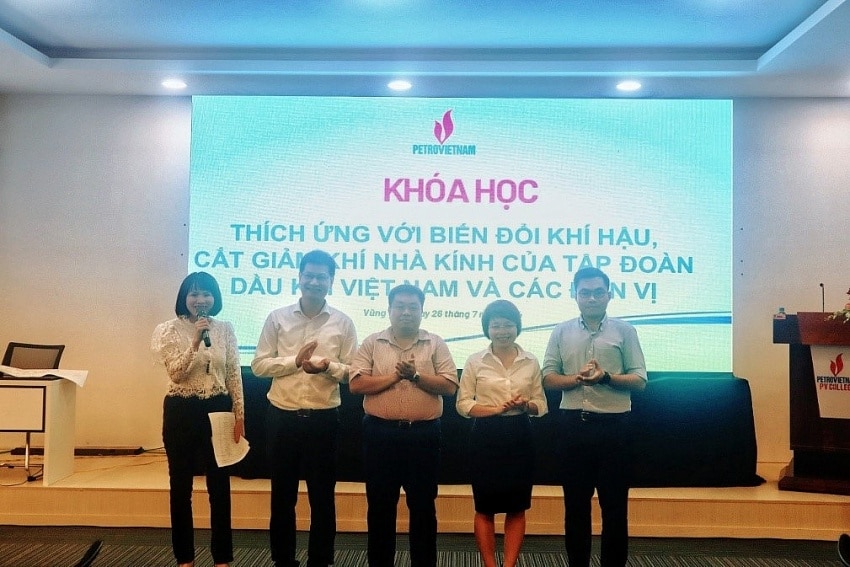 Petrovietnam tổ chức khóa đào tạo “Thích ứng với biến đổi khí hậu, cắt giảm khí nhà kính”