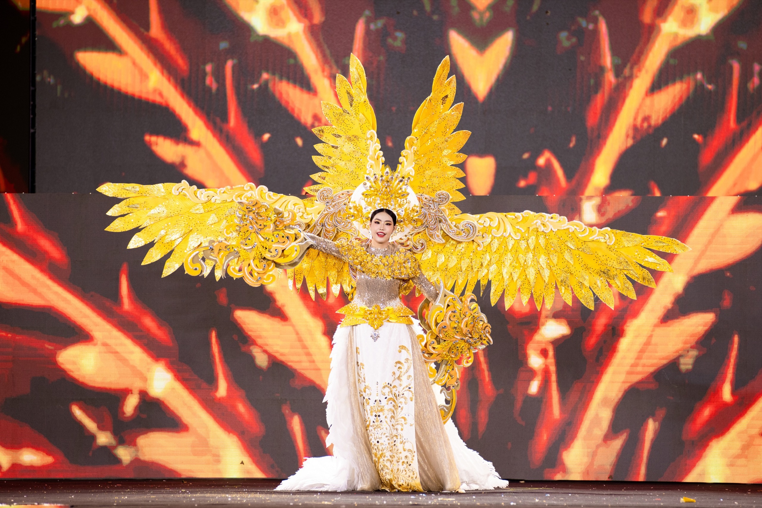 Độc lạ những màn trình diễn National Costume ở Miss Grand Vietnam 2024- Ảnh 7.