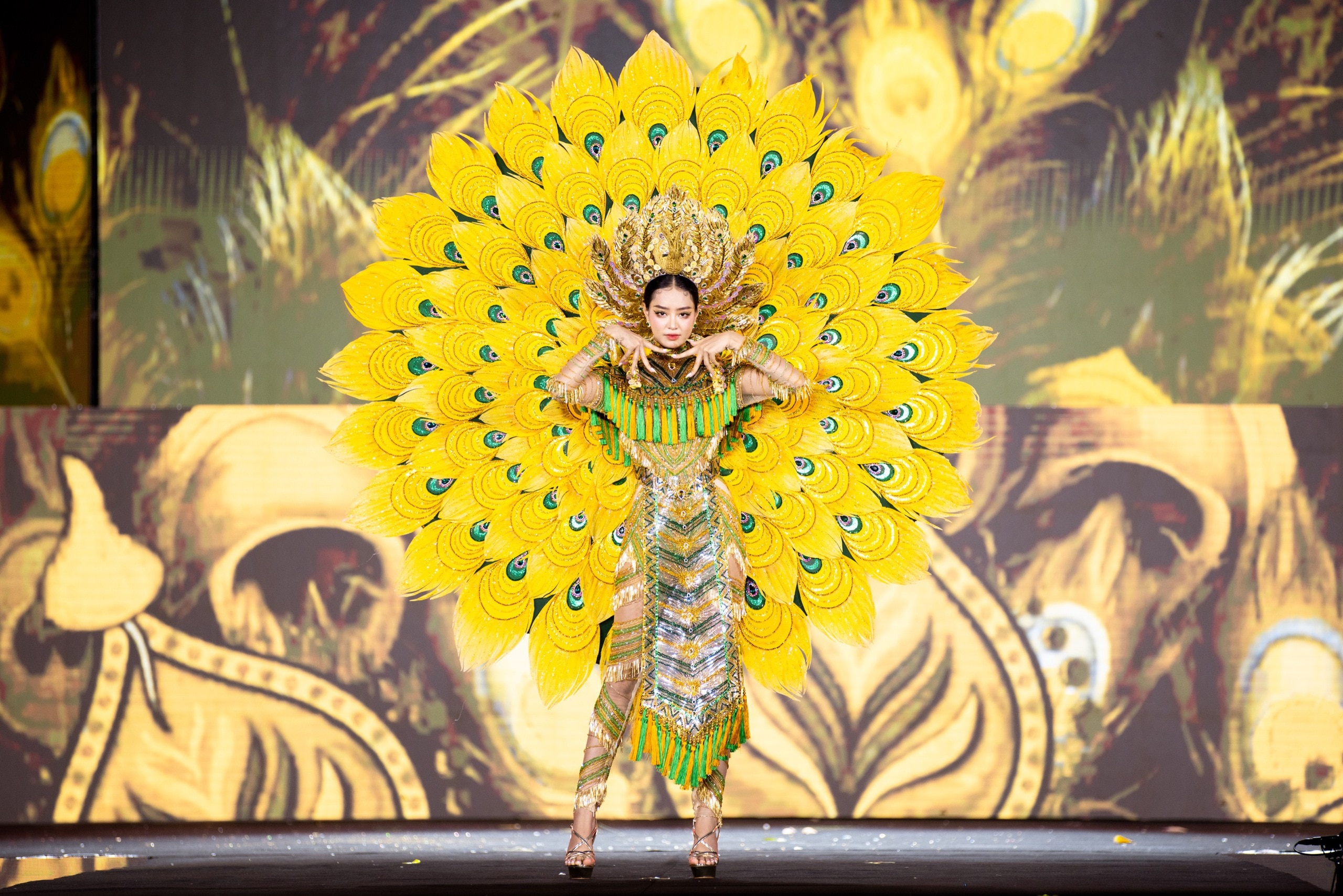 Độc lạ những màn trình diễn National Costume ở Miss Grand Vietnam 2024- Ảnh 9.