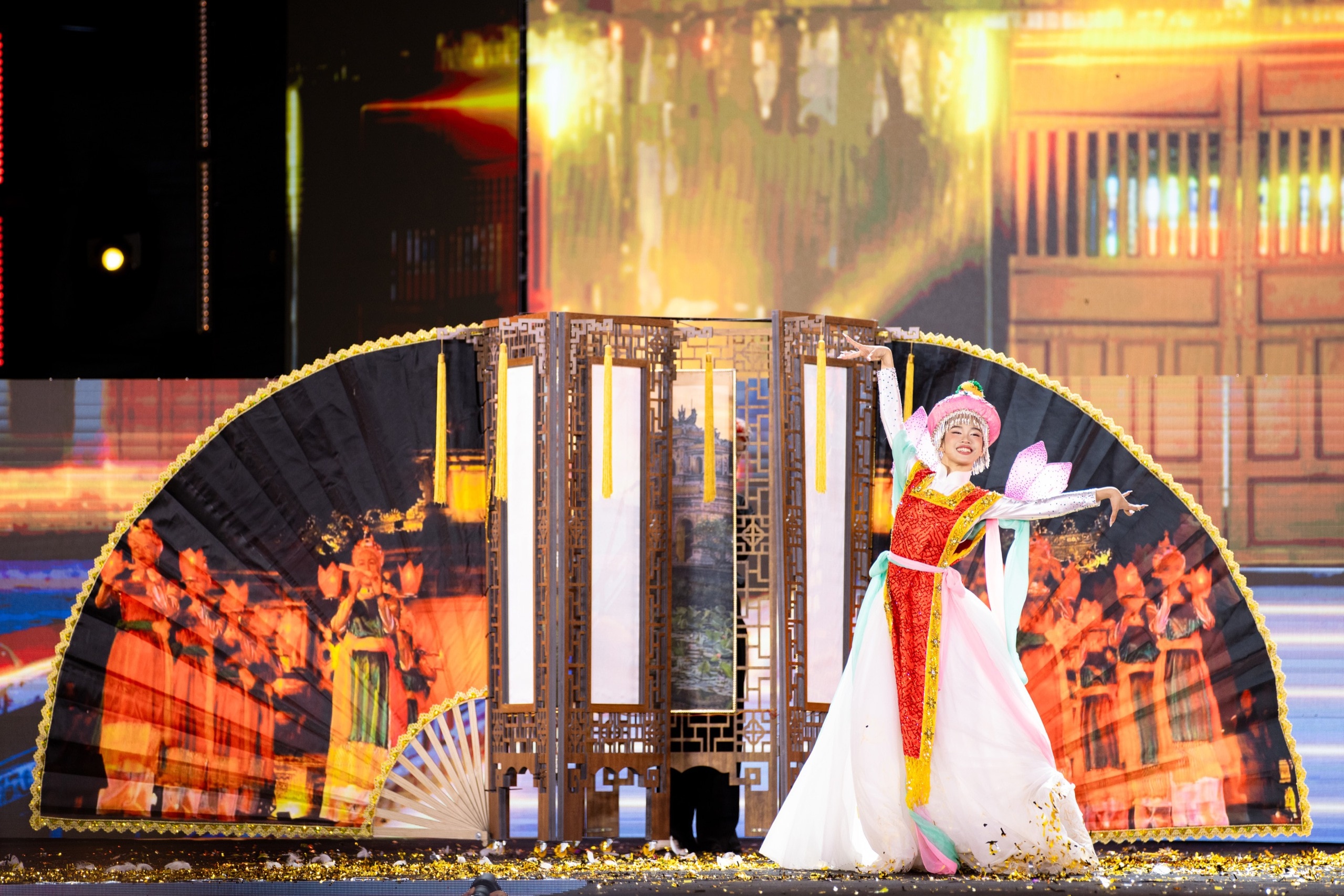 Độc lạ những màn trình diễn National Costume ở Miss Grand Vietnam 2024- Ảnh 19.