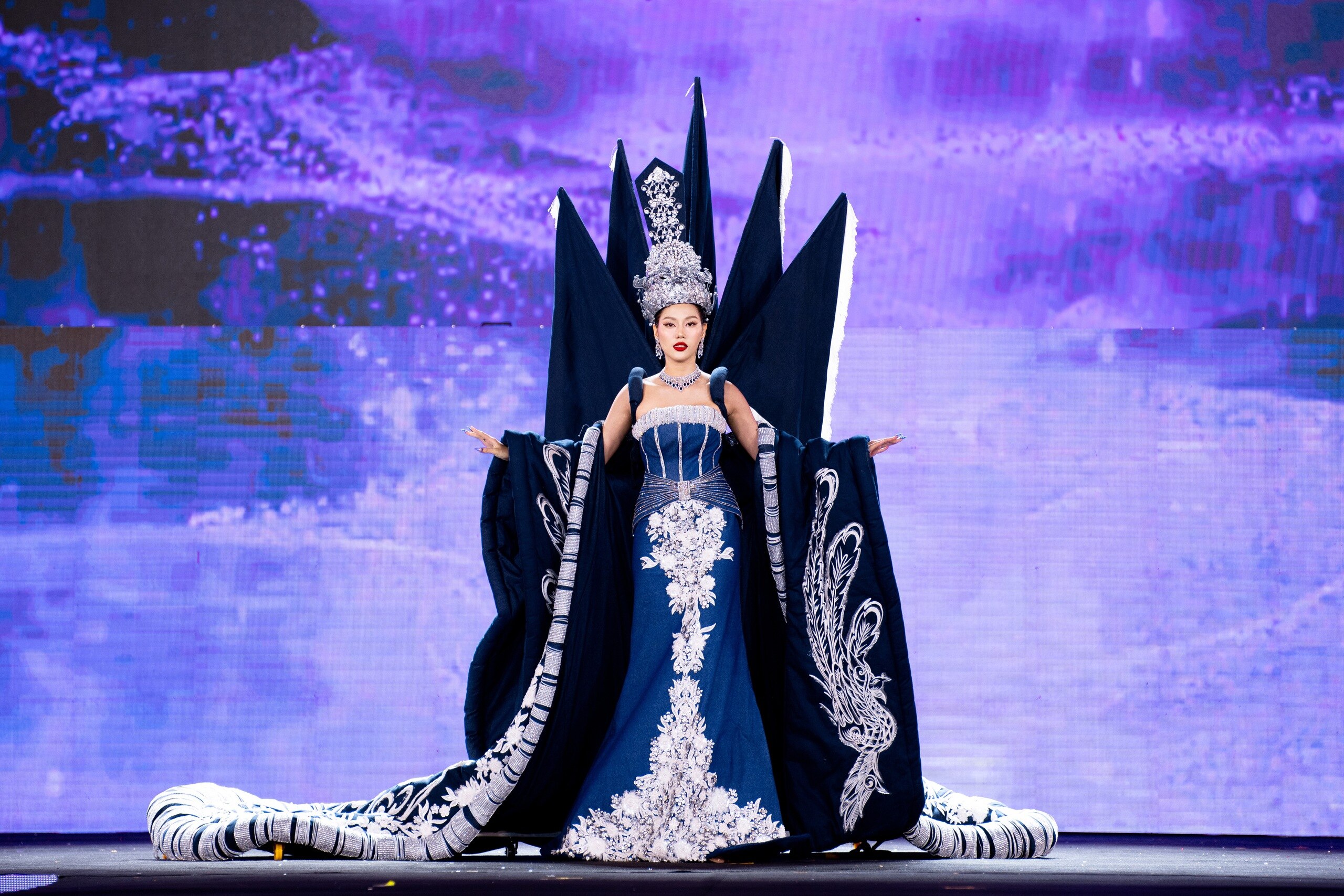 Độc lạ những màn trình diễn National Costume ở Miss Grand Vietnam 2024- Ảnh 30.