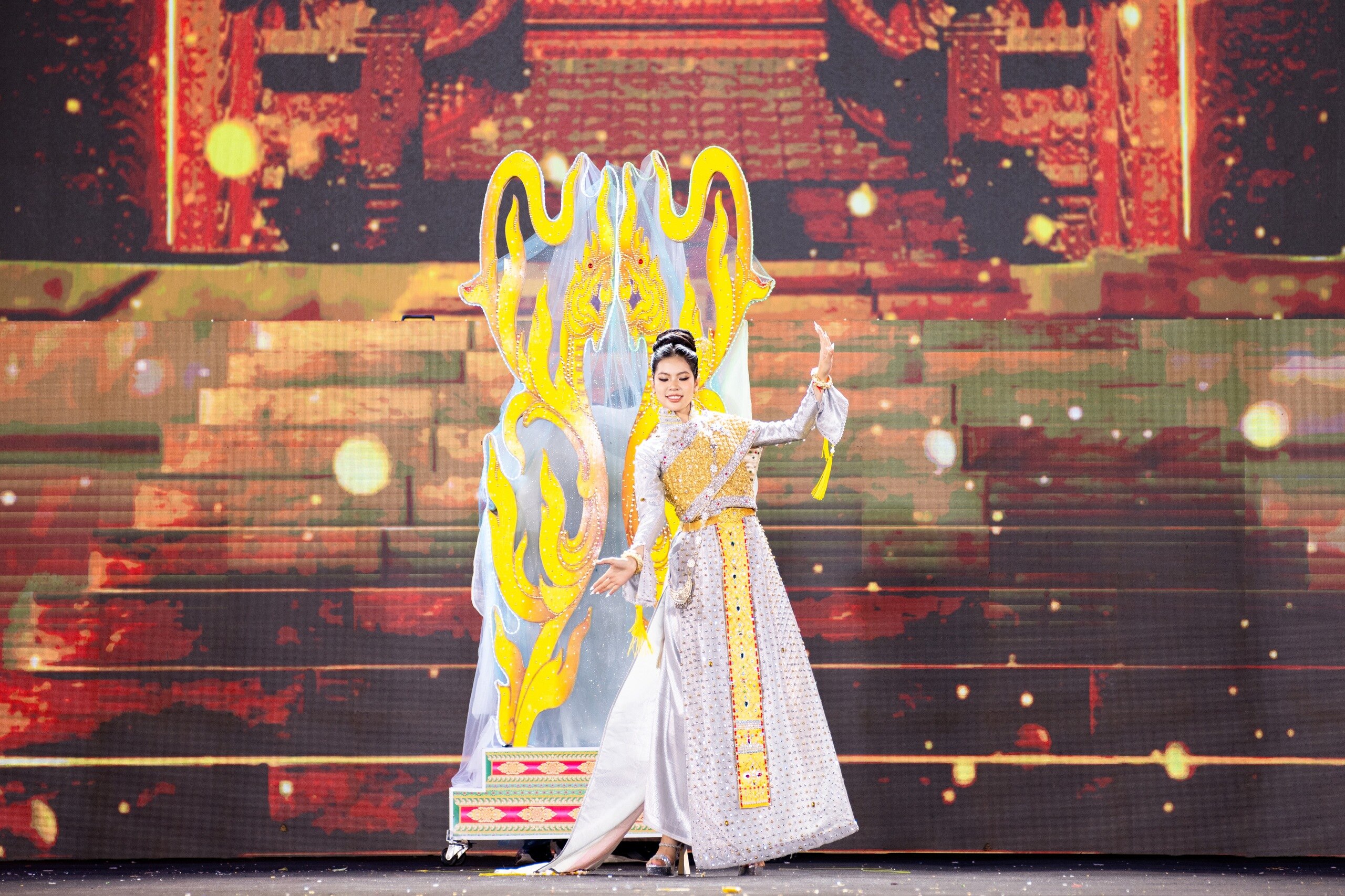 Độc lạ những màn trình diễn National Costume ở Miss Grand Vietnam 2024- Ảnh 35.