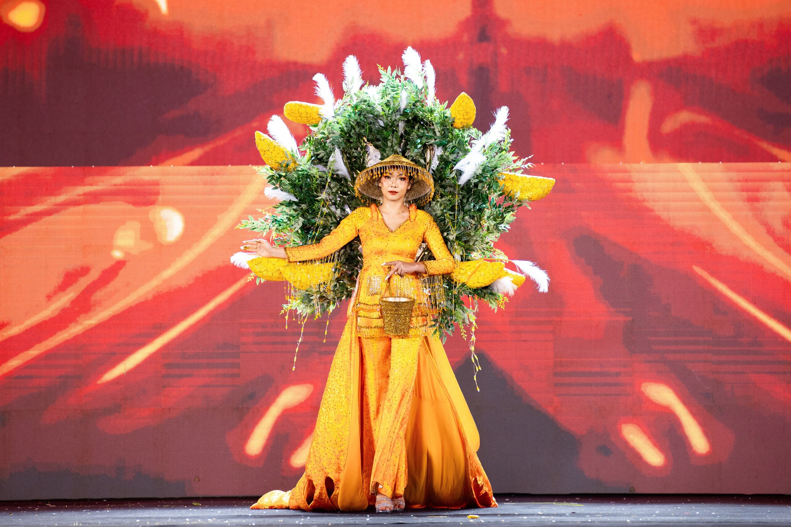 Độc lạ những màn trình diễn National Costume ở Miss Grand Vietnam 2024- Ảnh 39.