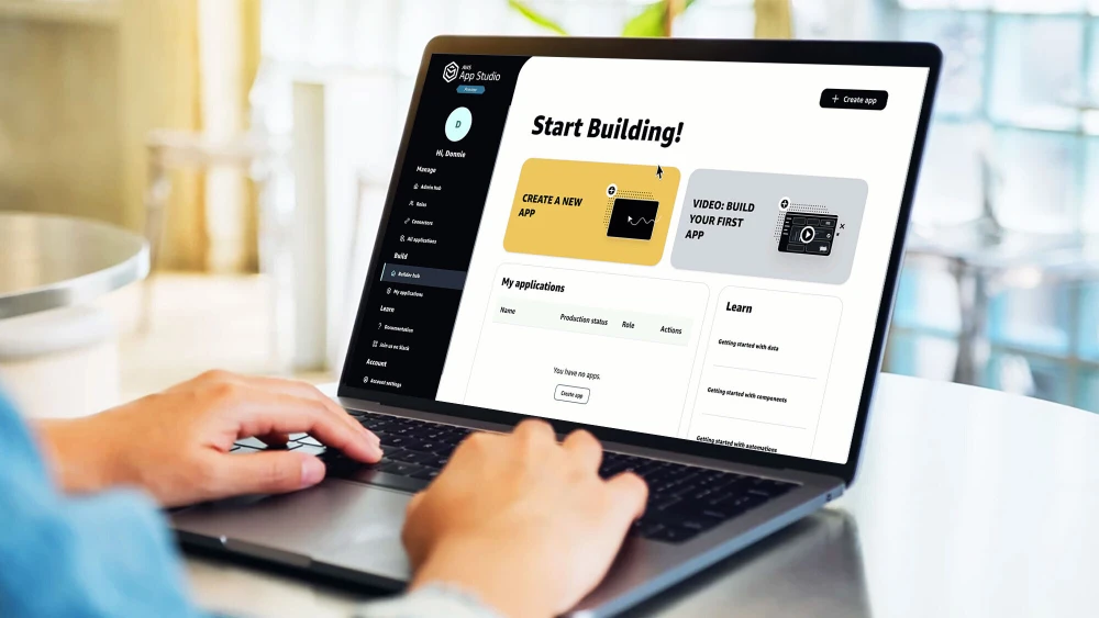 AWS App Studio hỗ trợ các nhà phát triển có thể tạo ứng dụng 