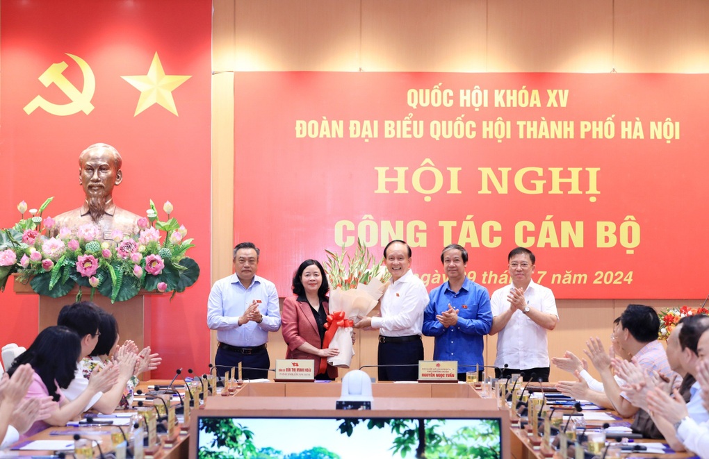 Bà Bùi Thị Minh Hoài làm Trưởng đoàn đại biểu Quốc hội TP Hà Nội - 1