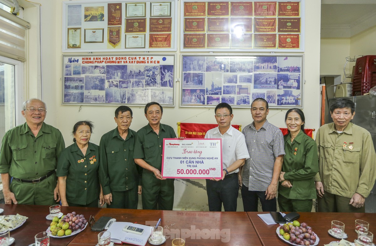 bao tien phong trao hang tram suat qua den cuu thuong benh binh tinh nghe an hinh 1