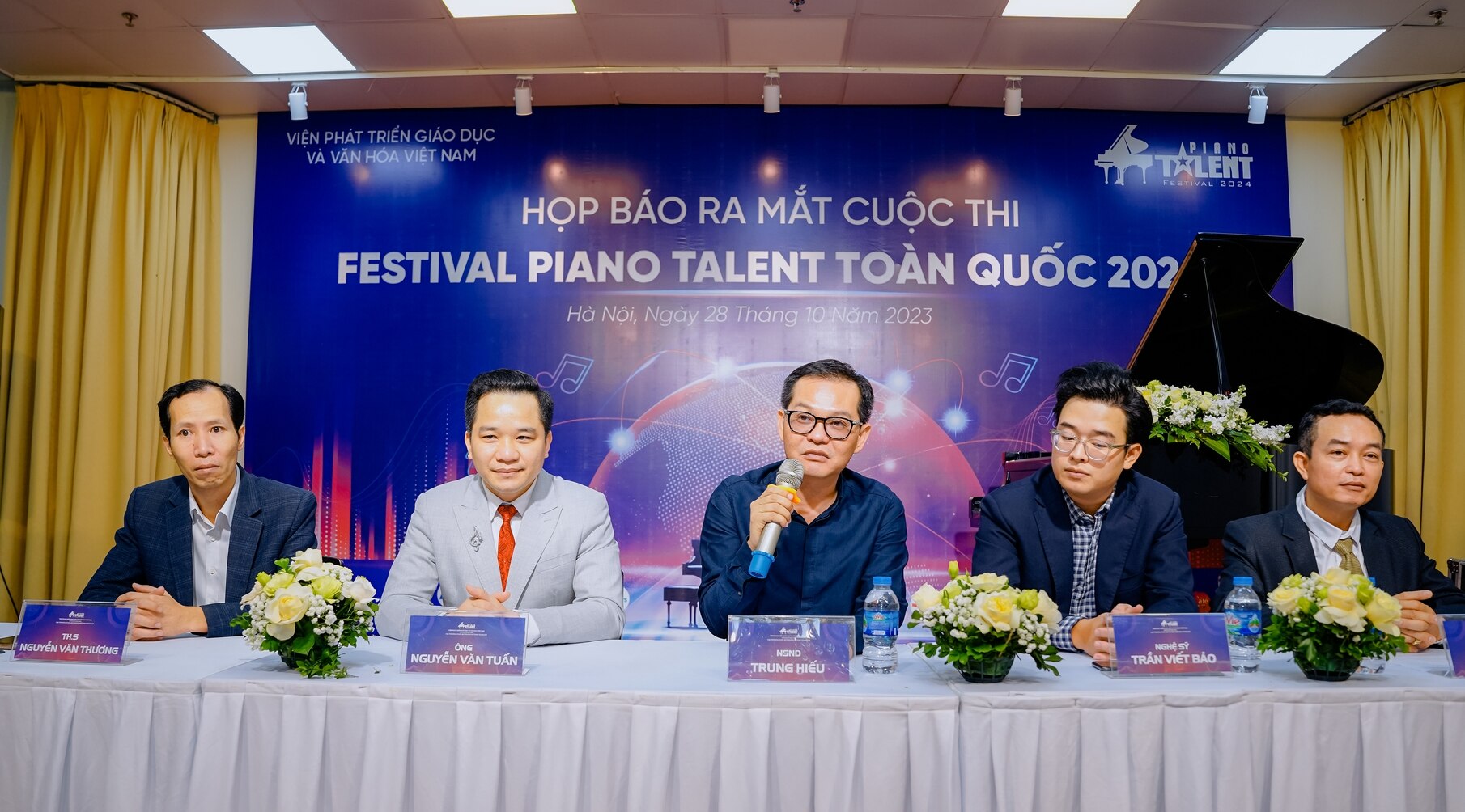 Bị thắc mắc khi ngồi ghế giám khảo cuộc thi Piano toàn quốc, NSND Trung Hiếu phản ứng bất ngờ - Ảnh 2.