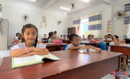 دانش آموز W.jpg