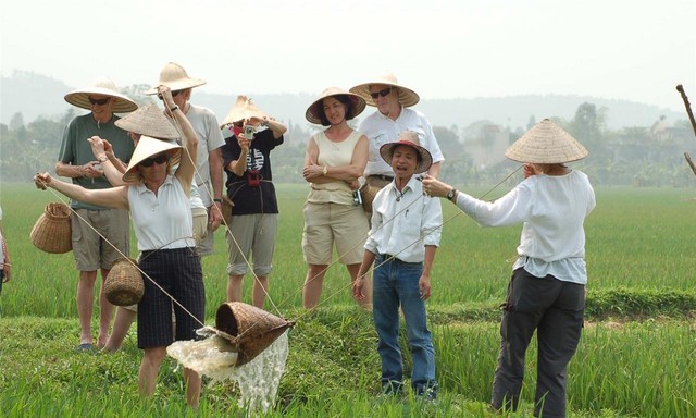 Đào tạo nghề cho lao động khu vực nông thông gắn với bảo tồn, phát huy không gian văn hoá, tiềm năng du lịch  - Ảnh 1.