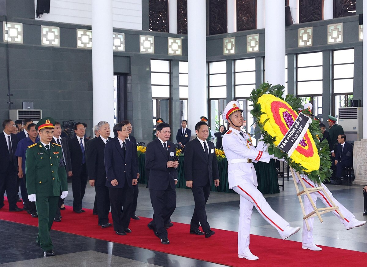 Đoàn đại biểu Văn phòng Quốc hội viếng Tổng Bí thư Nguyễn Phú Trọng -4