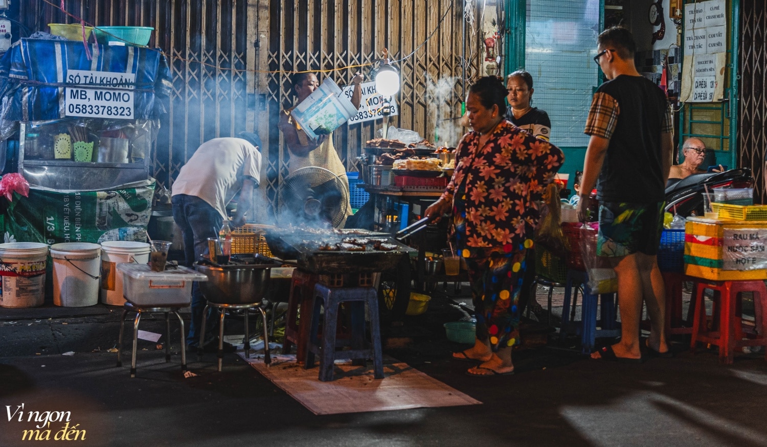 Quán cơm tấm 3 đời ở ngay trung tâm Sài Gòn: Gây tò mò vì câu chuyện "1 vợ 2 chồng", bà lớn và bà nhỏ thân thiết như chị em - Ảnh 1.