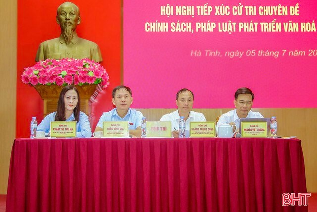 Hà Tĩnh: Thảo luận, góp ý Chương trình MTQG về phát triển văn hóa giai đoạn 2025 - 2035 và Luật Di sản văn hóa (sửa đổi) - Ảnh 1.