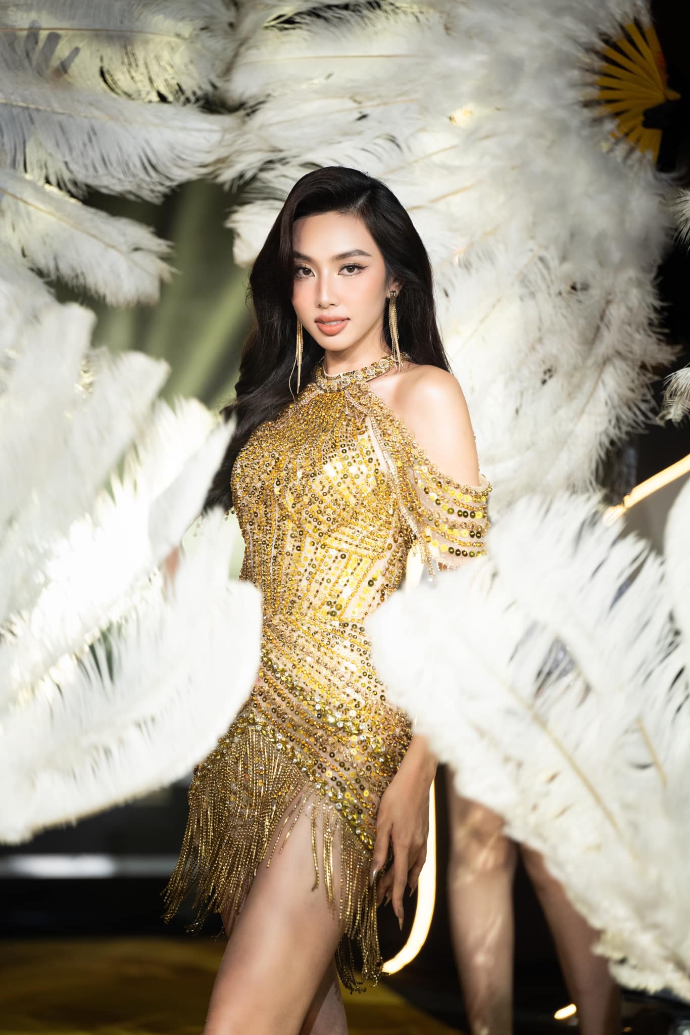 Thùy Tiên xin lỗi vì "nông nổi" gỡ danh hiệu hoa hậu trước thềm Miss Grand International 2023 - Ảnh 1.