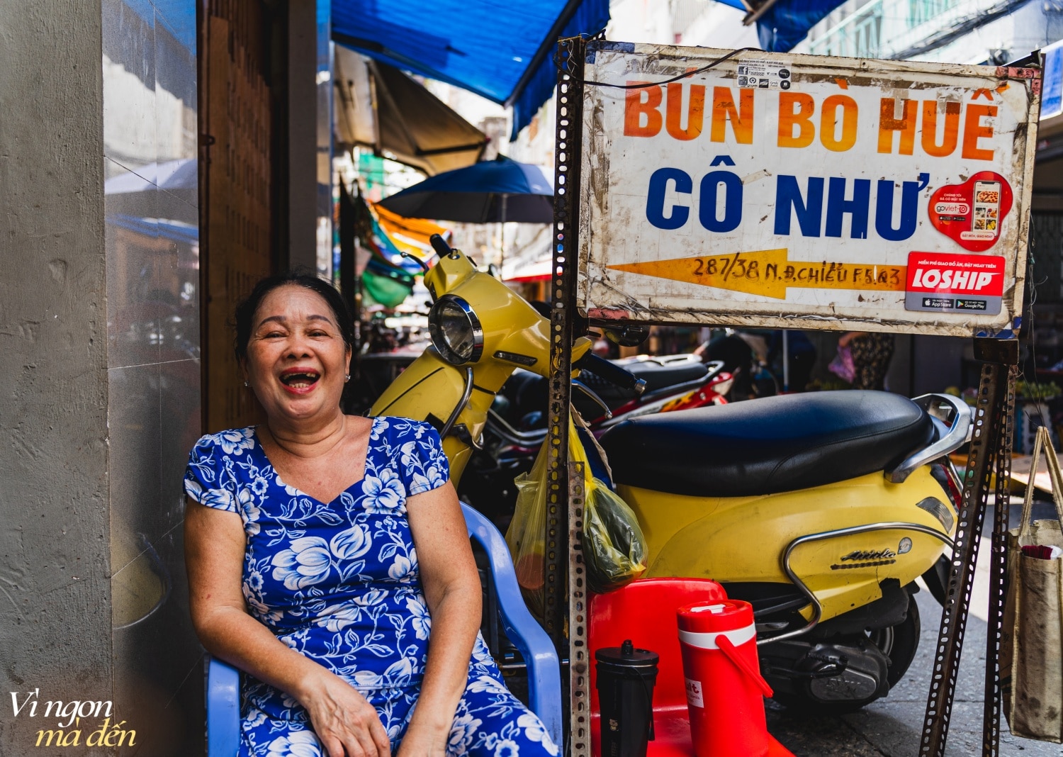 Quán bún bò mỡ nổi ở Sài Gòn sau khi được MICHELIN gọi tên: Khách hàng phải xếp hàng đợi đến lượt, người nước ngoài cũng tò mò ghé ăn thử - Ảnh 1.