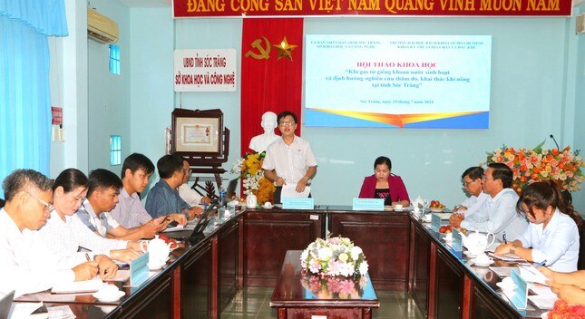 Làm rõ giếng khoan giữa đồng sôi ùng ục, đốt là cháy ảnh 1