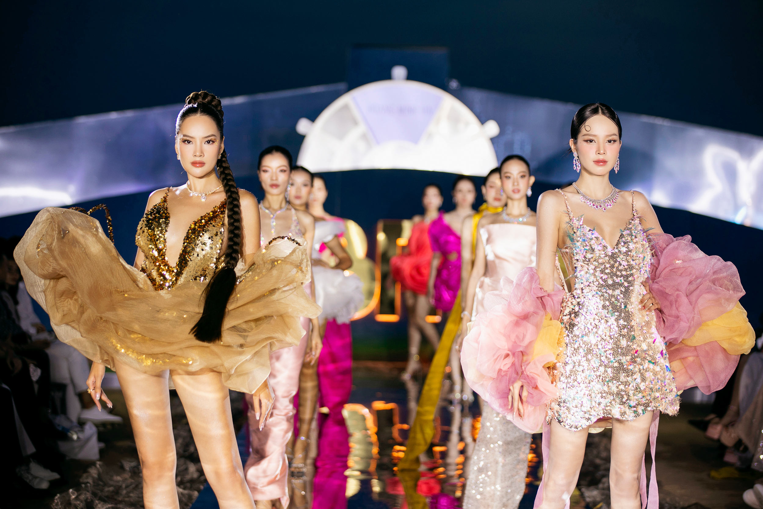 Image Hoàng Thúy Hằng (Nguyễn Thị Hằng) image beautiful image beautiful image beautiful image beautiful image beautiful image beautiful image beautiful image beautiful - Feast your eyes on 'Vietnam Beauty Fashion Fest', revealing the ...