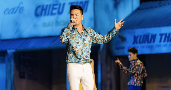 Fine for singer Dam Vinh Hung for wearing a 