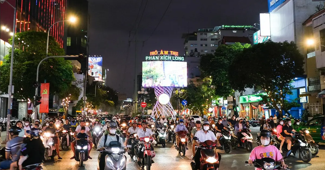 Những địa điểm ăn uống được giới trẻ yêu thích lựa chọn tại TP.HCM- Ảnh 1.