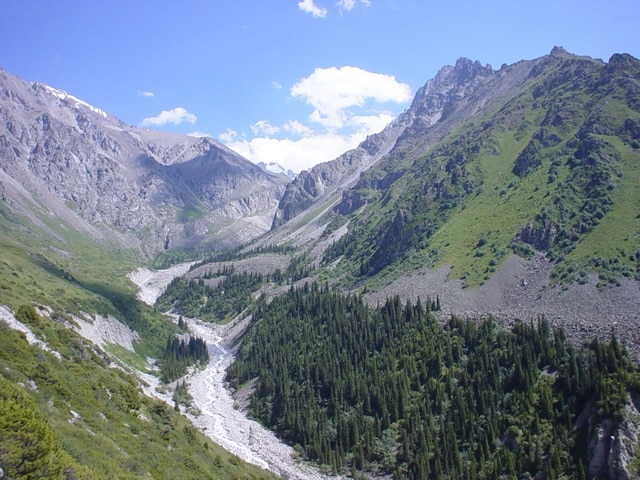 Những khu bảo tồn thiên nhiên và công viên quốc gia tuyệt đẹp tại Kyrgyzstan- Ảnh 1.