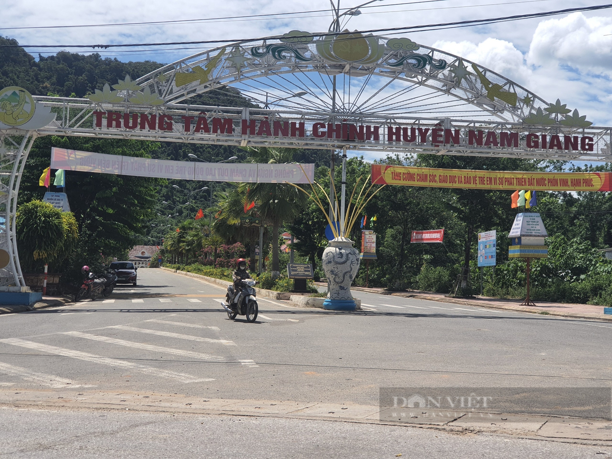 Nông thôn mới huyện Nam Giang của Quảng Nam đạt nhiều kết quả phấn khởi nhờ điều này- Ảnh 1.