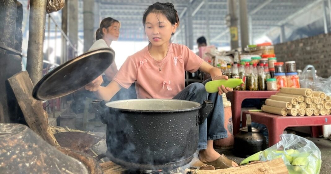 Nữ sinh bán khoai, cơm lam trên đỉnh đèo đạt 3 điểm 10 tốt nghiệp