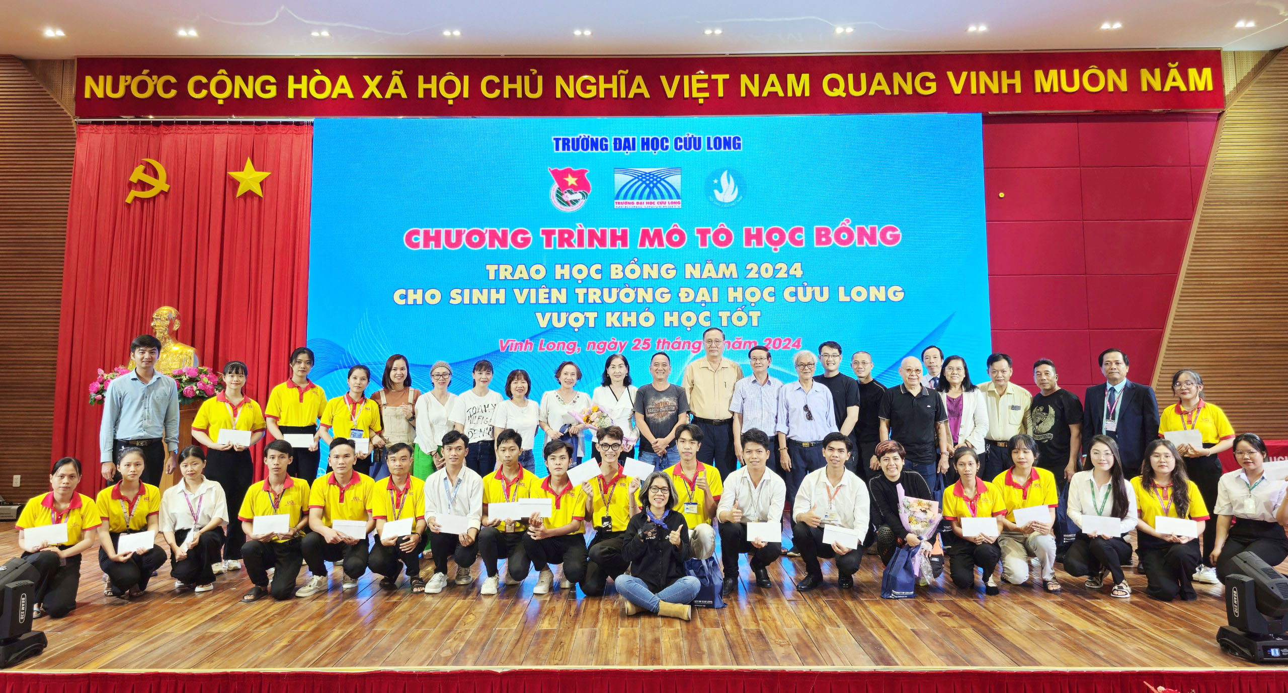 Quỹ “Mô tô học bổng” đến với 25 sinh viên Trường ĐH Cửu Long- Ảnh 3.