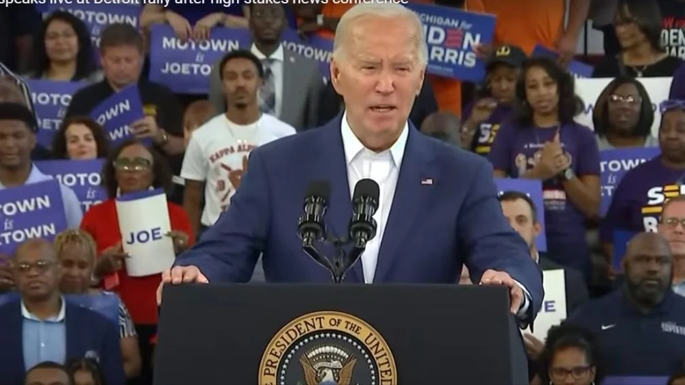 Tổng thống Mỹ Joe Biden phát biểu trước các cử tri ủng hộ ông ở thành phố Detroit, bang Michigan. Ảnh: Truyền hình MSNBC