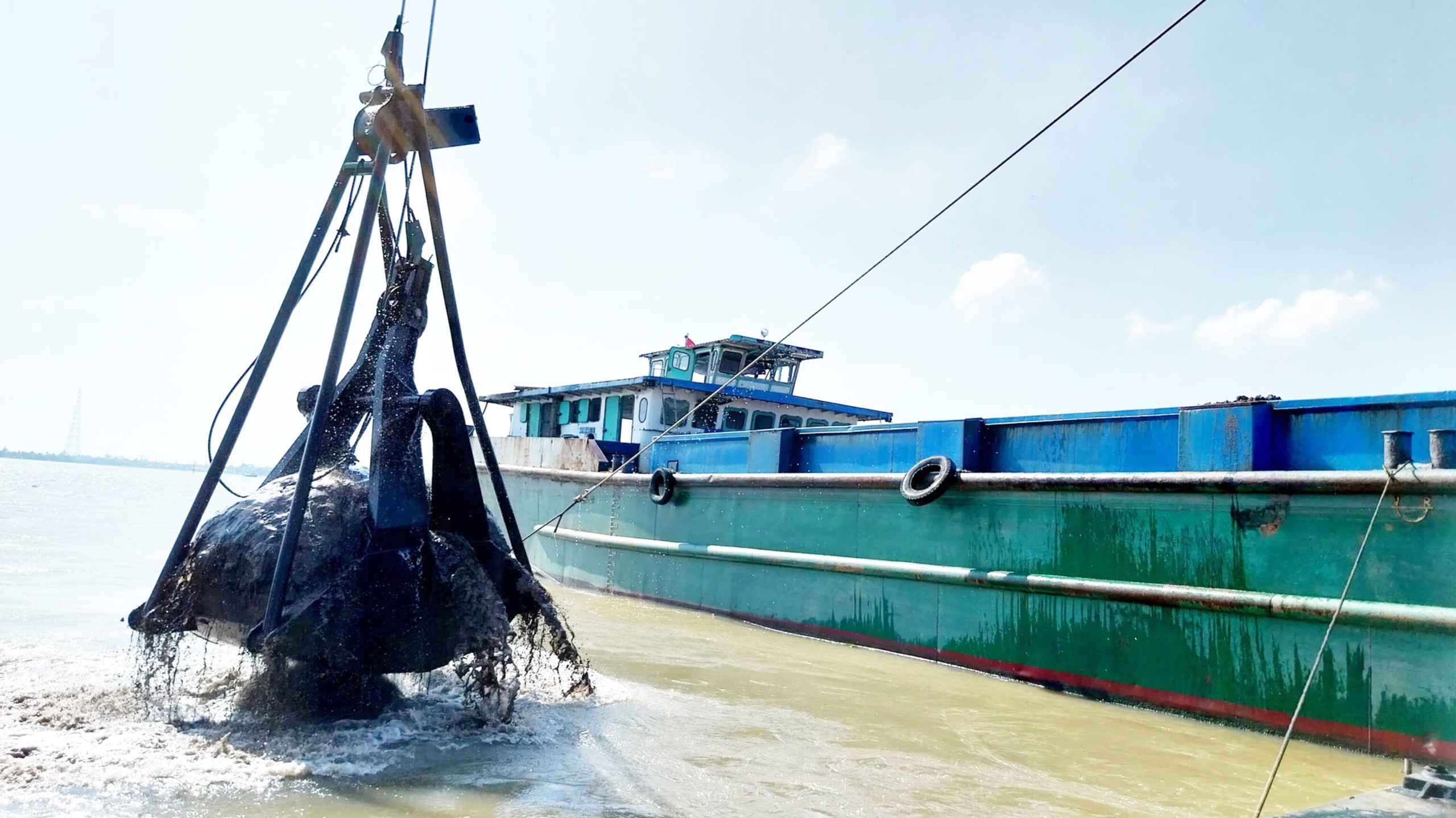 Vì sao nhà thầu xin dừng khai thác mỏ cát ở Đồng Tháp?- Ảnh 1.