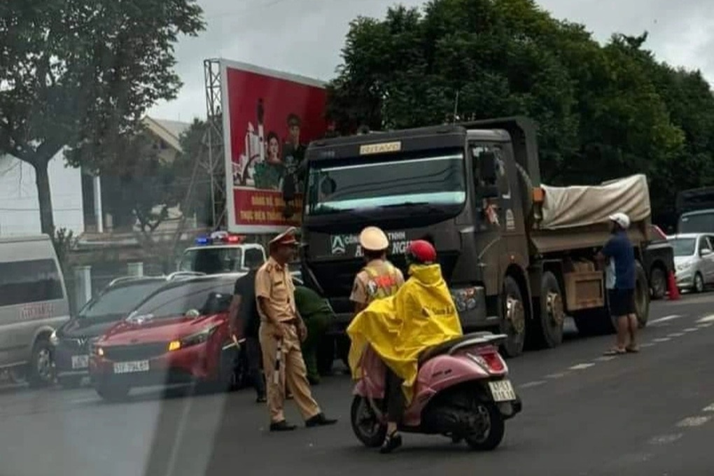 Vụ chú rể đánh tài xế xe ben: Chuyển hồ sơ sang công an - 1