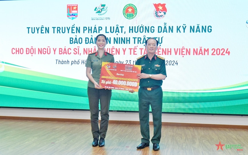 Bệnh viện Quân y 175: Tuyên truyền kỹ năng phòng vệ, giữ gìn an ninh trật tự cho y bác sĩ